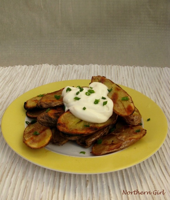 Quick Easy Grilled Potatoes with Sour Cream and Chives